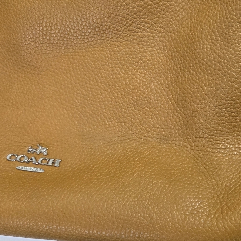Coach 2017 Turnlock Edie Beige Camel Leather Shoulder Bag  Chain 36855 - Picture 3 of 16